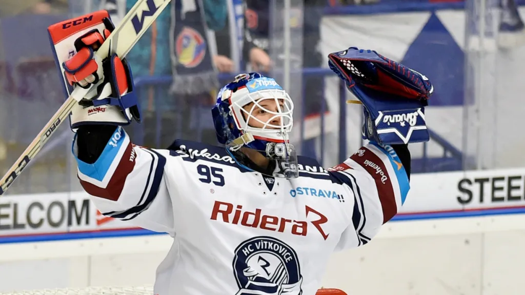 Brankář Vítkovic Miroslav Svoboda