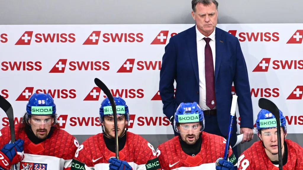Radim Rulík na střídačce českého týmu v utkání s Dánskem